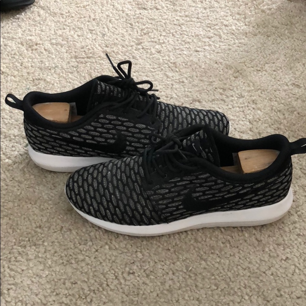 Nike Flyknit Roshe